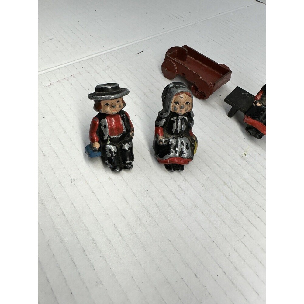 VTG 7 pc CAST IRON AMISH FAMILY" & 1Wagon - Picture 5 of 13